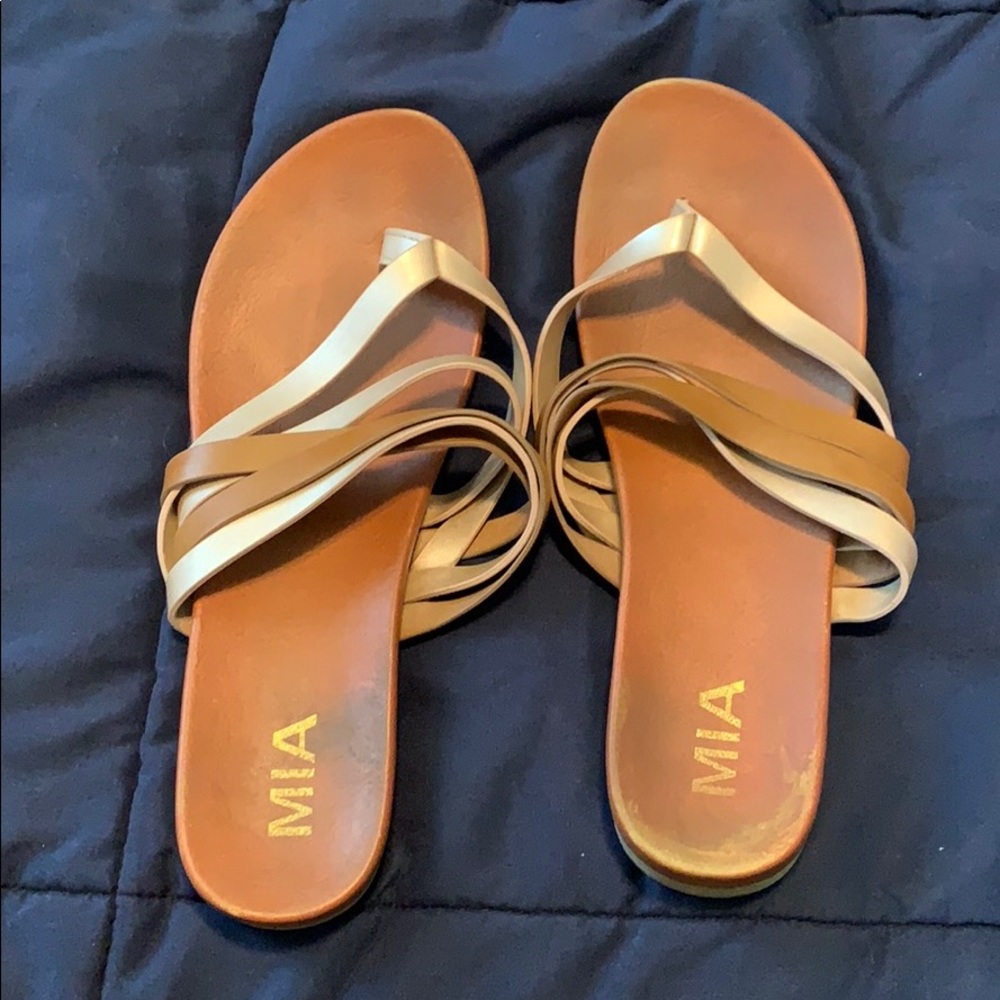 Mia sandals